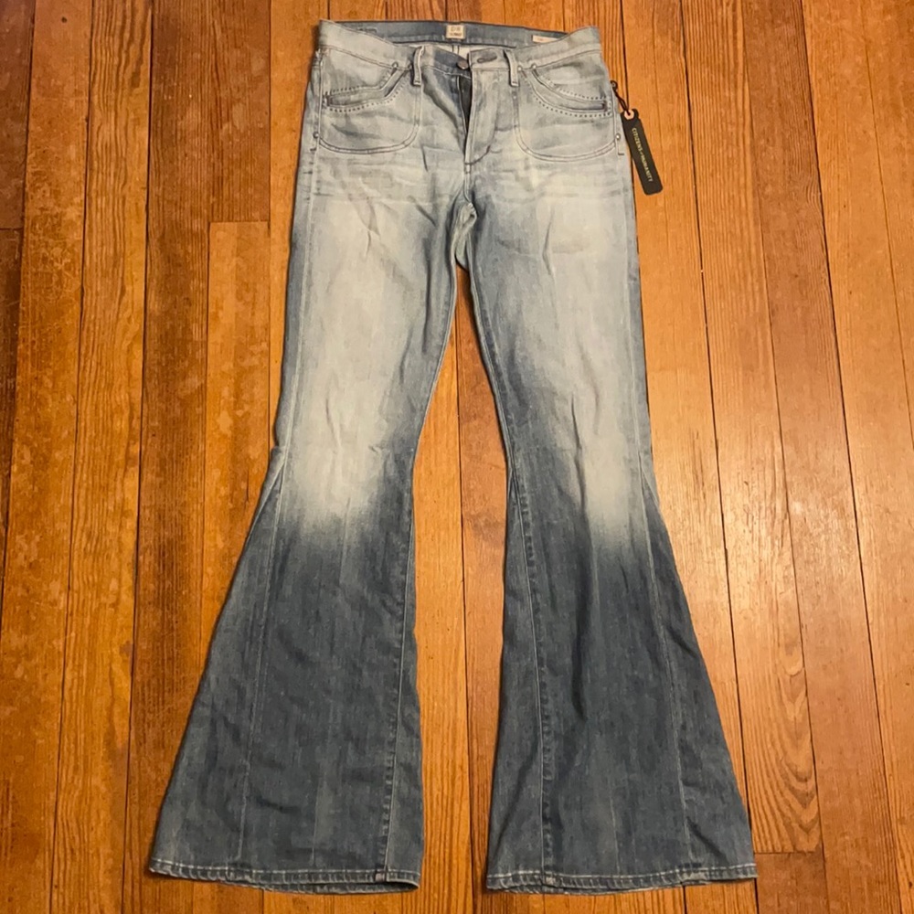 BRAND NEW Citizens of Humanity low rise flare Jeans